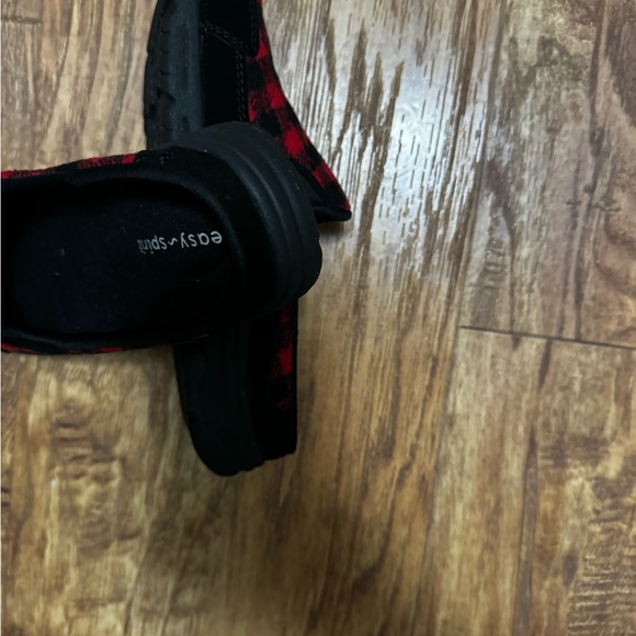 Ladies size 6M Easy Spirit Traveltime red plaid mules slip on - Picture 4 of 6